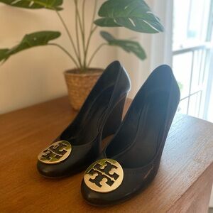 Tory Burch Chelsea Pump - Black Wedge with Iconic Logo